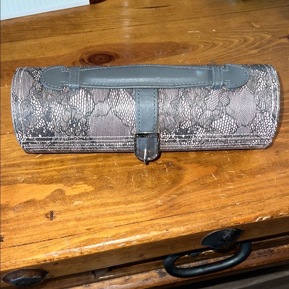 Gray Lace Pattern jewelry container
